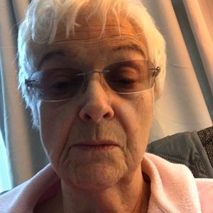 Meet your Posher, Pauline